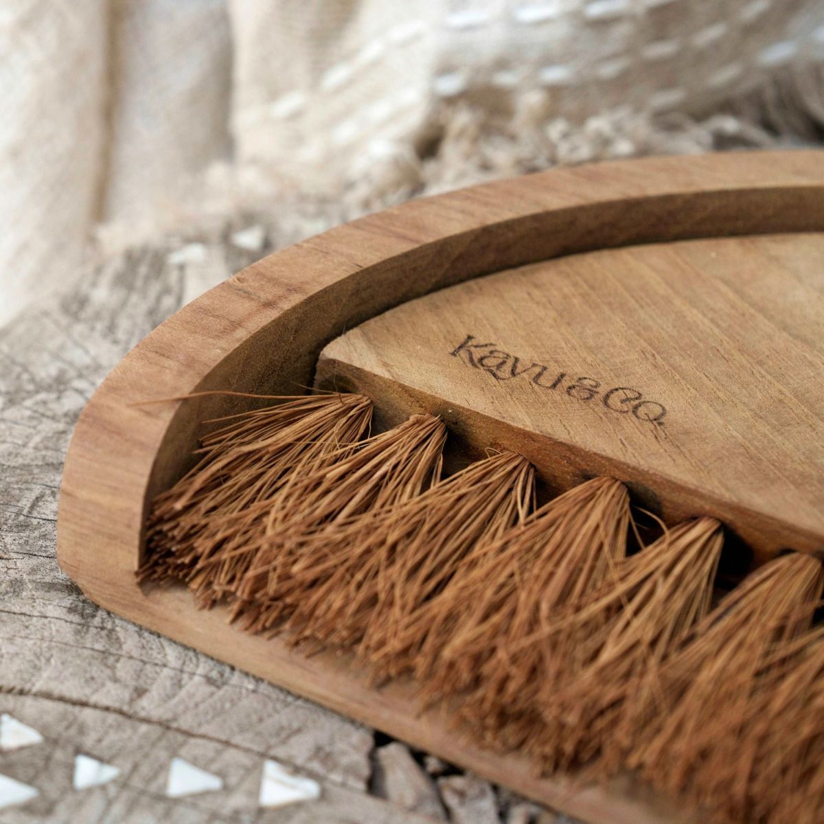 Wooden Dustpan and Brush Set Homeware Lolo